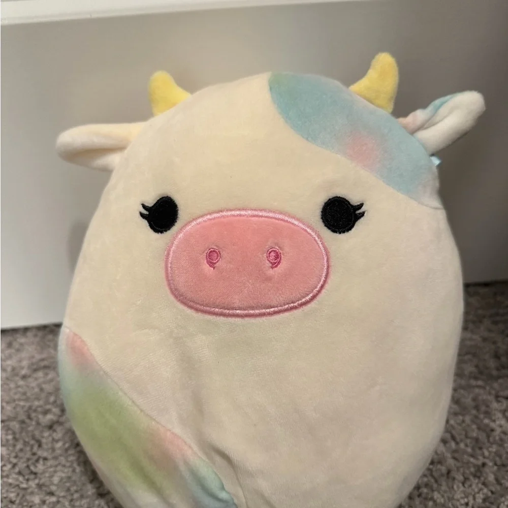 Cow squishmellow